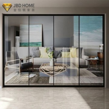 Bidh hurricane Hurricane a 'toirt buaidh air dorsan sleamhnachaidh alùmanum