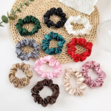Σατέν scrunchies για μοντέρνες γυναίκες και κορίτσια