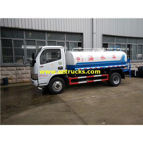 Camions d&#39;arrosage d&#39;eau de 4500L 102HP DFAC