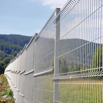 Painéis baratos da cerca da chapa metálica / bornes plásticos da cerca reciclada / cerca soldada curvilínea