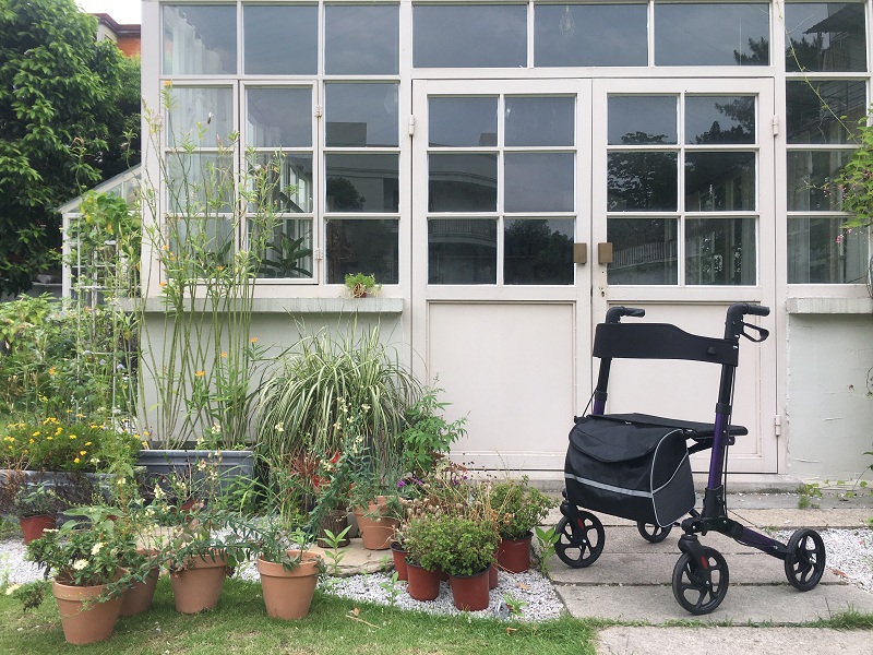 Aluminium réglable Aluminium Double Rollator de marche AIDS pour les personnes âgées et désactiver TRA01