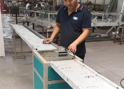 Aluminum spacer trip cutting machine