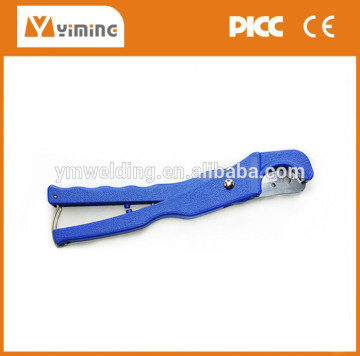 YM106 scissors with plastic handle / scissors