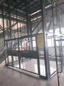 Guide rail-type lifting platform