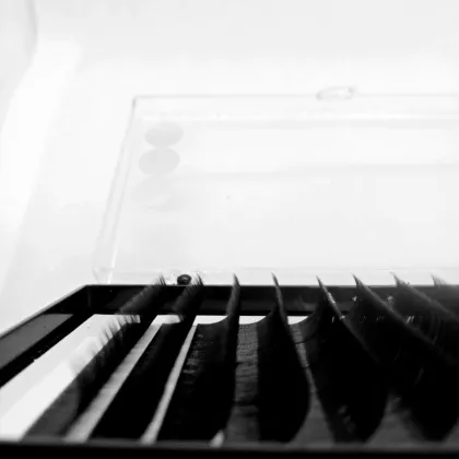 Customized Eyelash Extension Kits & Starter Sets