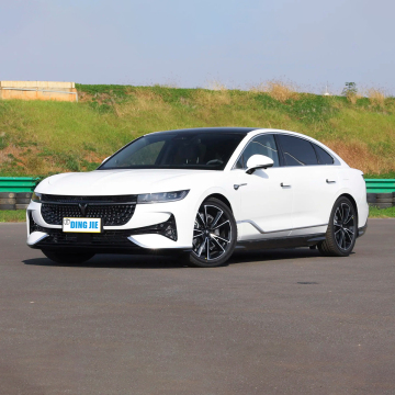 VOYAH/Lantu New EV 4WD with 730km/580km Range and 510HP Launches with Chasing Light Deposit Requirement