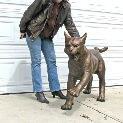 Outdoor Art Statue Life Size Bronze Wildcat Sculpture