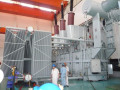 Transformador de potencia sumergido en aceite de 330 kV