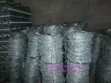 electro galvanized /hot dipped galvanized barbed wire with single and double strands