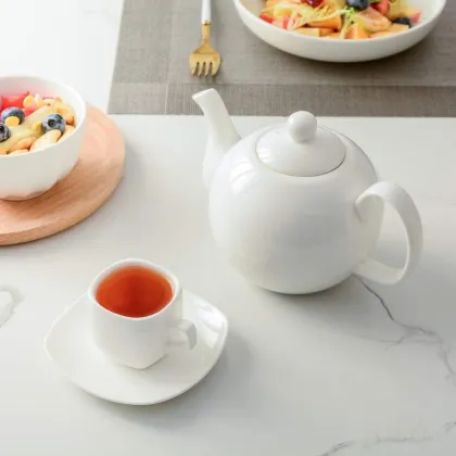 White Porcelain Tea Pot with Upgraded Strainer for Loose Leaf Tea