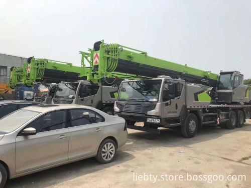 Best Price on 25 Ton Mobile Truck Crane QY25V in China