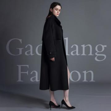 Cashmere coat with black lapel design