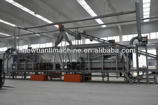 Particle board forming machine