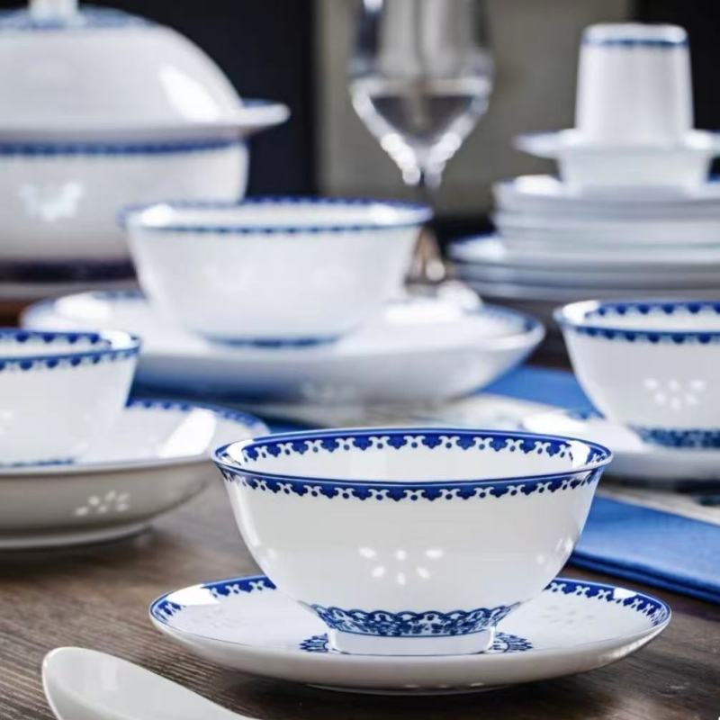 Blue-White Chinese-Inspired Dinnerware Collection Featuring Vintage Designs