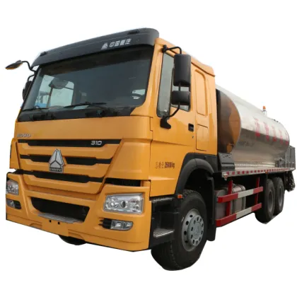 SINOTRUK 10cbm 10000L Intelligent Asphalt Distributor Truck