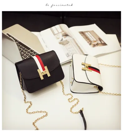 Small square chain bag with single shoulder bag