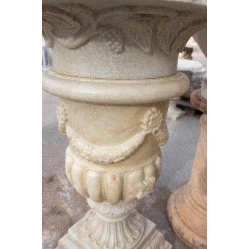 庭のための見事な手作りの大理石のプランター