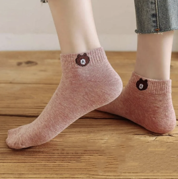 Wholesale Japanese Style Bear Boat Socks for Women: Trendy, Thin, and Invisible