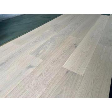 Branco fumado Carvalho Engineered Flooring