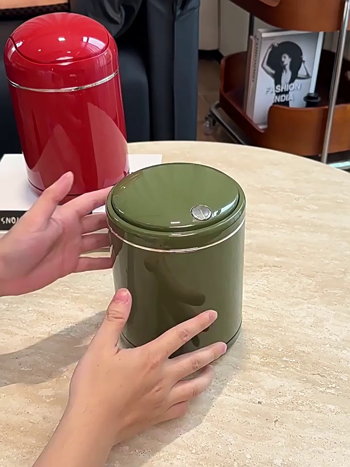 ‌Mini Desktop Trash Can with Lid, 1.5L Small Waste Bin for Office Desk, Bedroom
