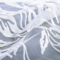 Tissu Brodé en Dentelle Blanche