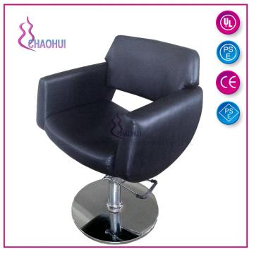 Coiffer une chaise en cuir