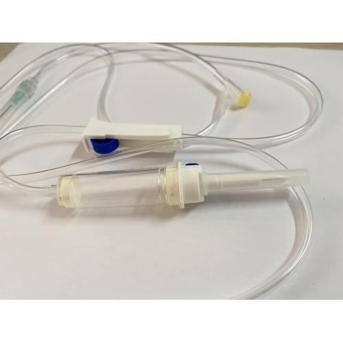 Camera di gocciolamento sterile monouso con set IV con filtro