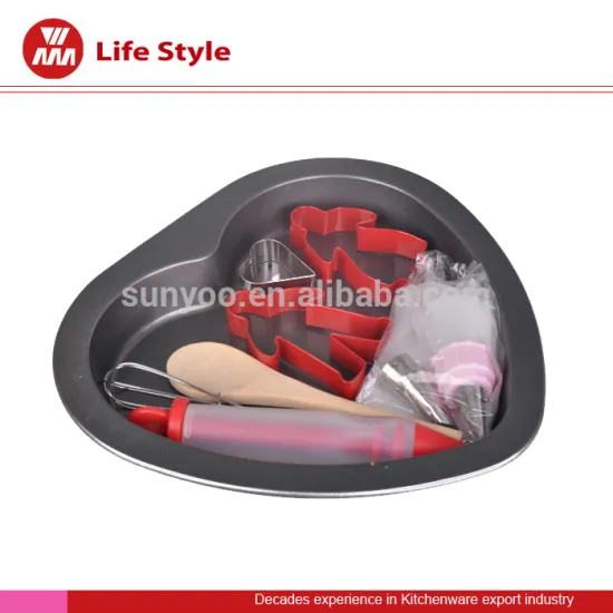 good quality 8 Piece love and human sharp bakeware set with cake molds and baking tools