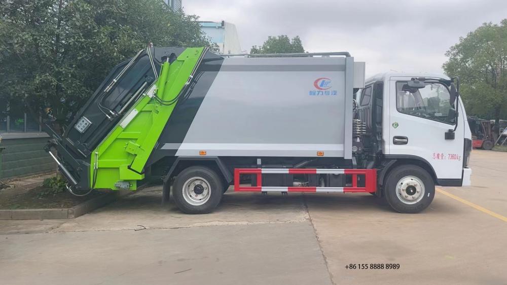 Compressed Refuse Truck 8 Jpg