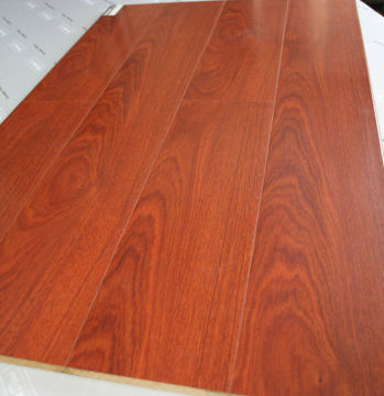 European Retro Room Ac3 12mm Laminate Flooring With Crystal Diamond Surface