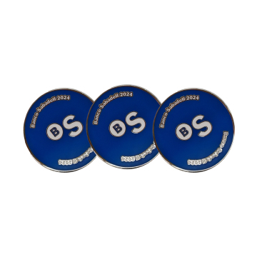 Hot Sale Magnetic Golf Ball Marker - Casino Chips for Masters Poker Chip Ball Markers" 

However, to make it more SEO-friendly and concise, you might consider:

"Magnetic Golf Ball Marker Casino Chips for Poker Enthusiasts