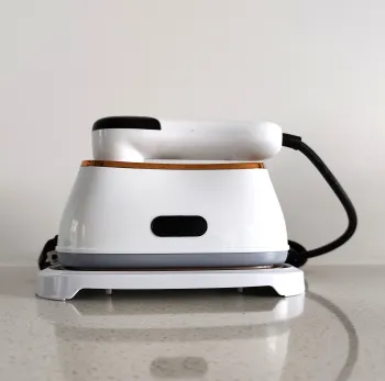 High-power iron, can be ironed, can be hung iron, dual-purpose steam iron