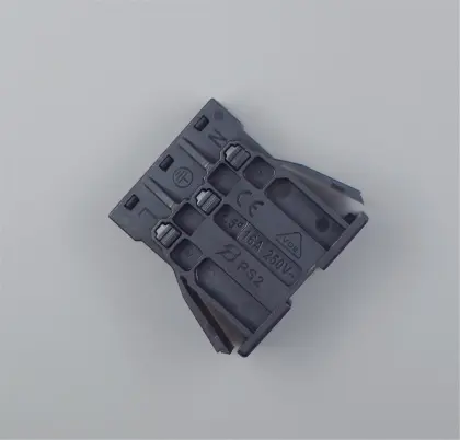 BELEKS 3 Pole Male Pluggable Wire Connector