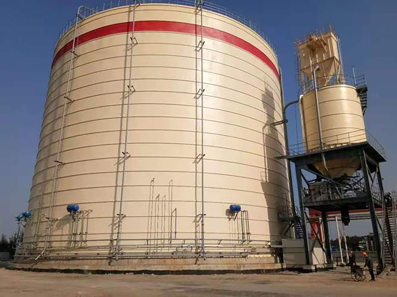 Fly ash pneumatic transportation in building materials industry