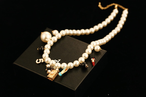 Women's Choker Pearl Necklace