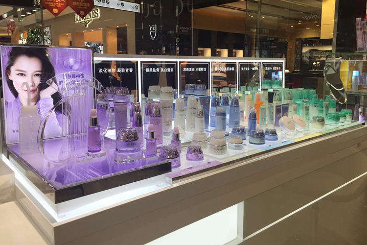 5cosmetic display shelf