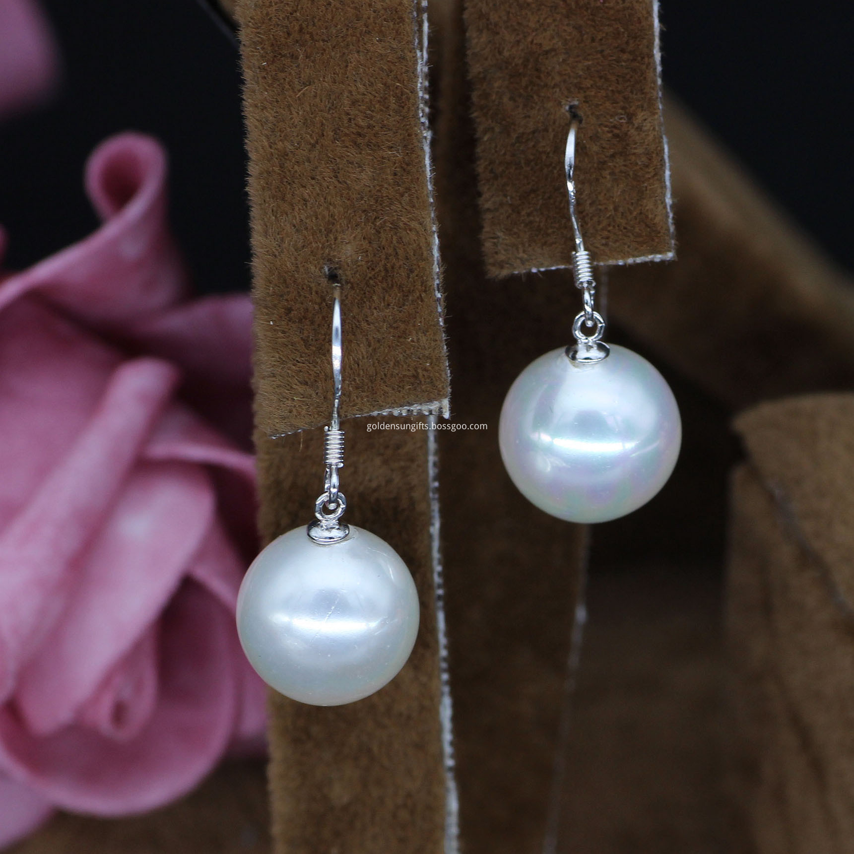 Big Shell Pearl Earrings