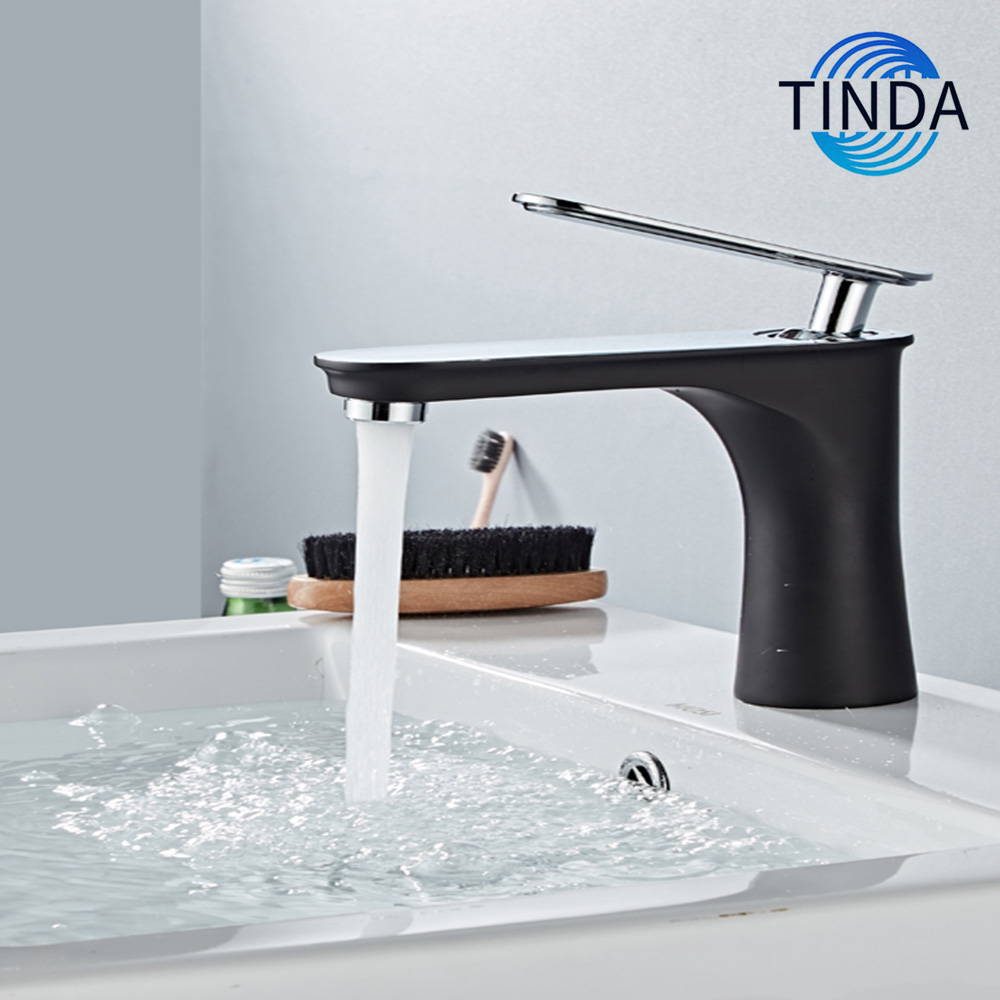 バスルーム用のスタイリッシュなマットブラック蛇口