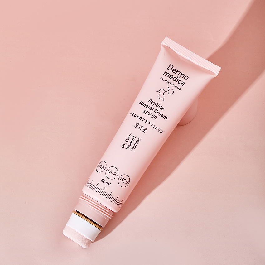 Empty Plastic Concealer Tube with Sponge Applicator