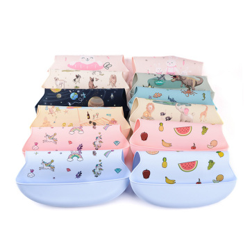 High Quality Newborn Baby Products: Waterproof Napkin, Saliva Towel, and Silicone Bibs