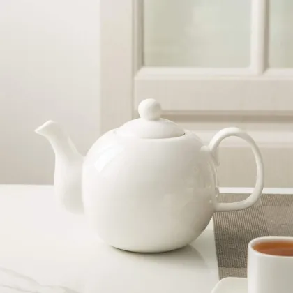 White Porcelain Tea Pot with Upgraded Strainer for Loose Leaf Tea