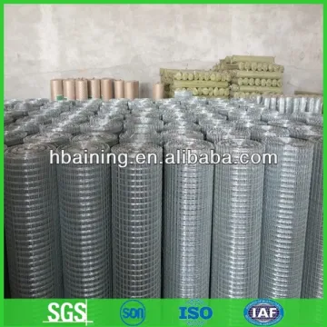 Welded wire mesh fence panels in 12 gauge