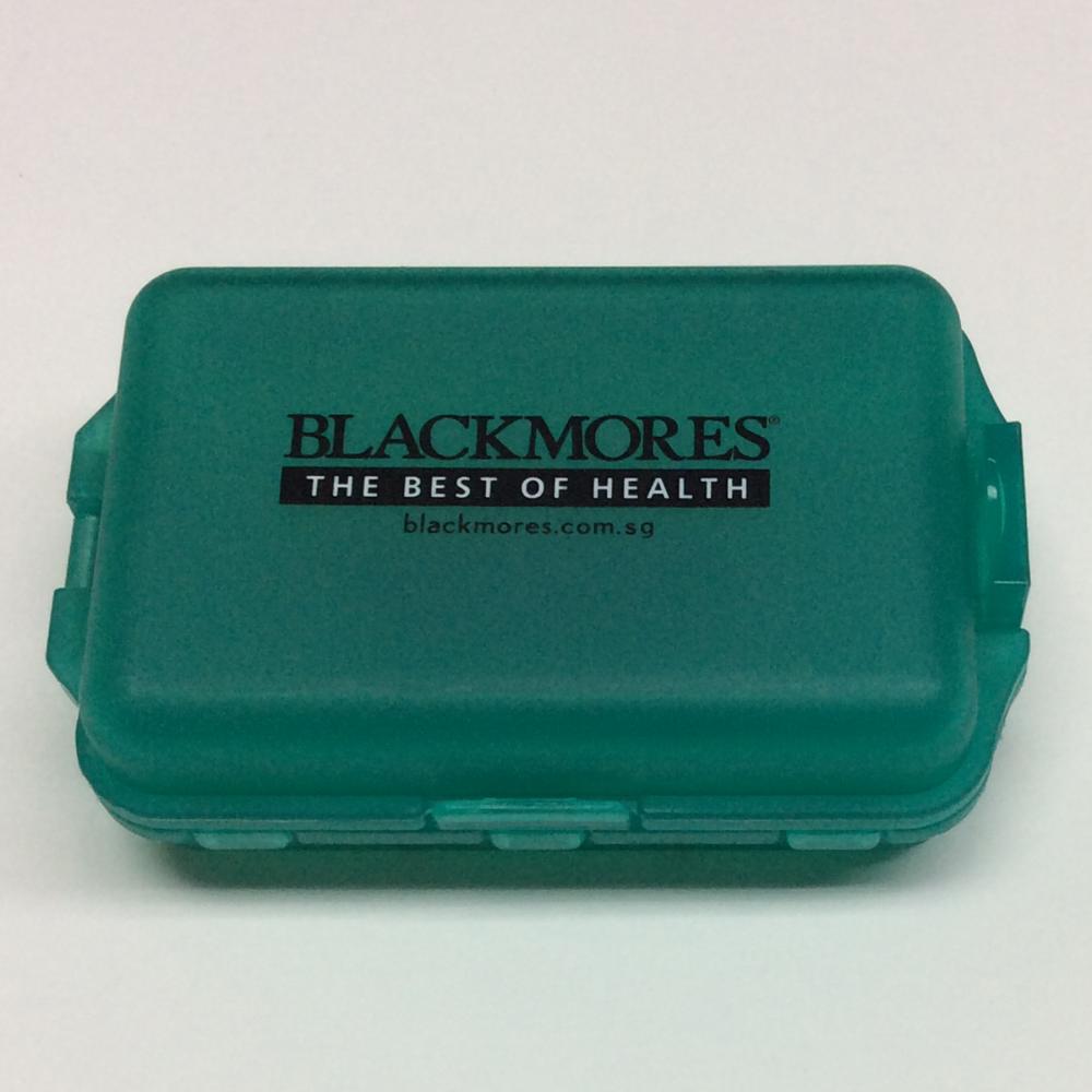 Plastic portable sealed double-layer pill case