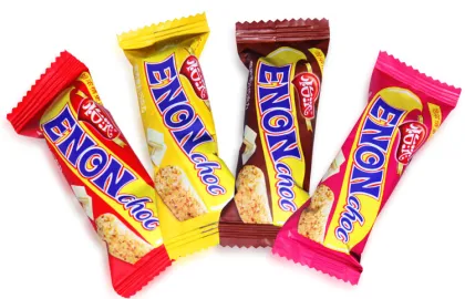 Granola bar wrapping machine