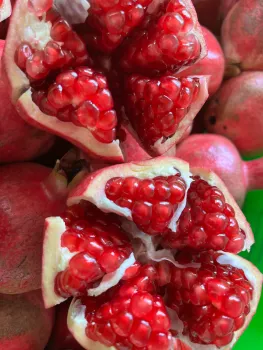 Fresh Premium Pomegranate for Family and Festive Market