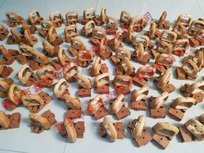 Weaving Machine Shuttle Ribbon Loom Wooden Shuttle And Shuttle Seat (10 teeth)