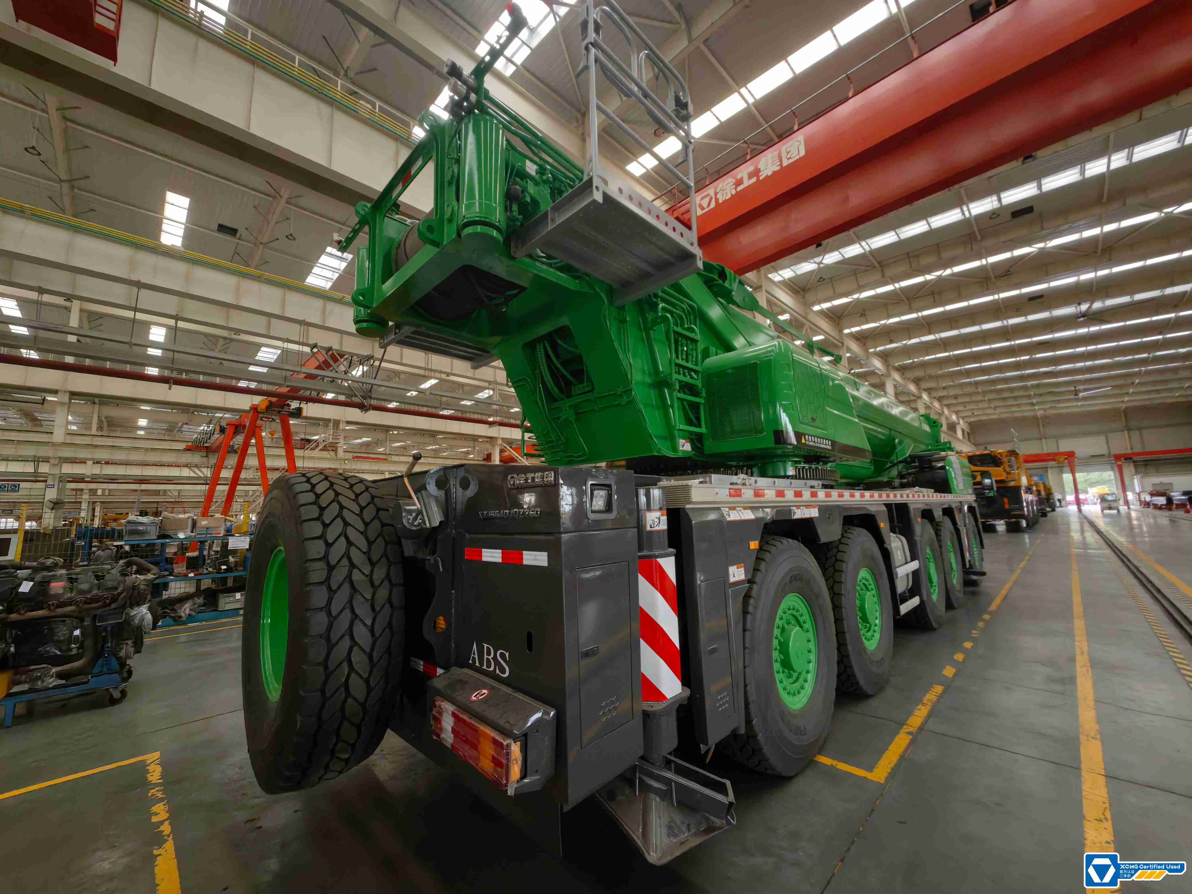 the rear-right corner of the used truck crane-XCA260C
