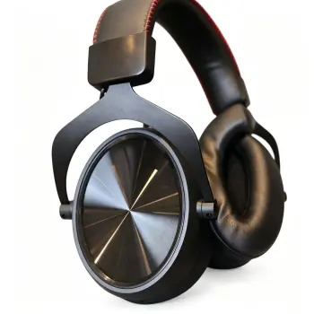 Professional Closed Back Headphones for Studio Monitoring