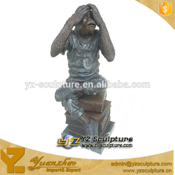 casted bronze animal sculpture of mohkey for garden decoration