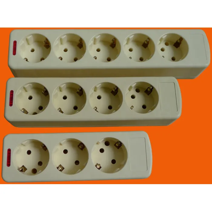 Soket Daya UE 6 Arah dengan Sakelar E9006ES